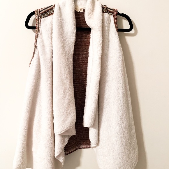 Faux Fur Vest - Picture 2 of 4